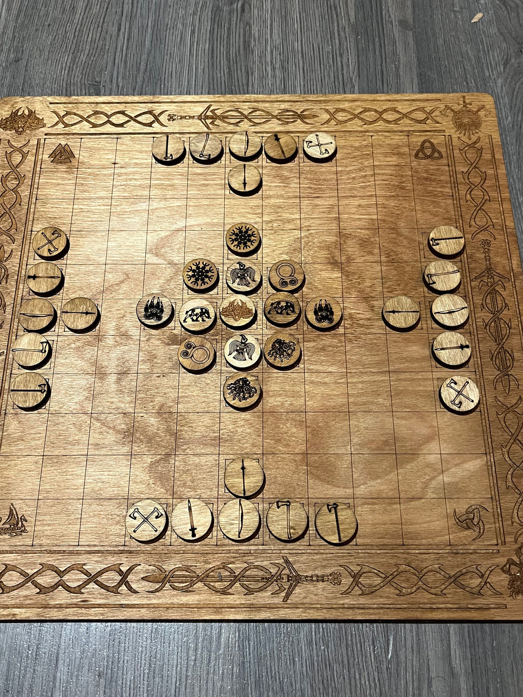 hnefatafl (Tafl) (Viking chess)/ kings table game