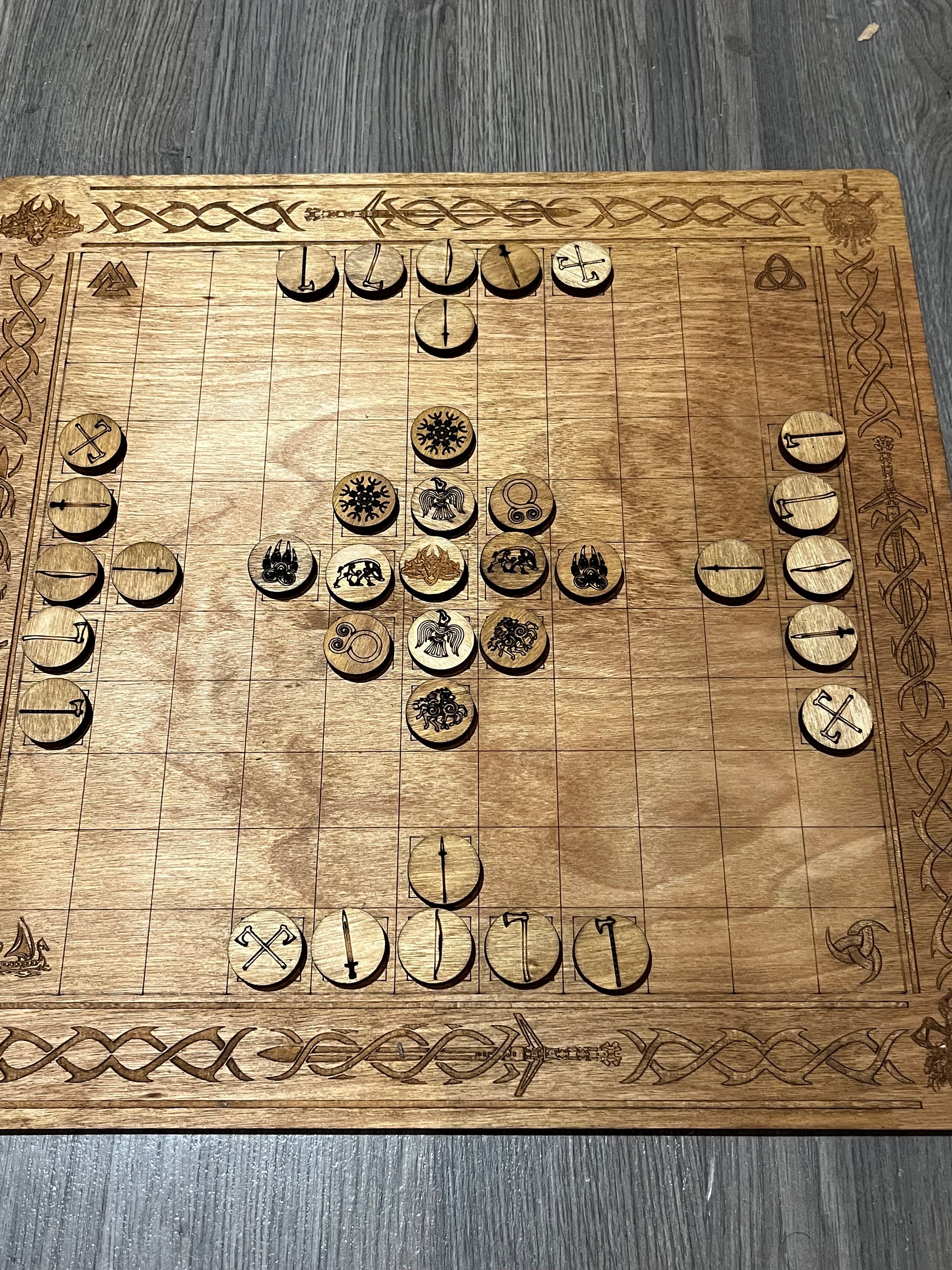 hnefatafl (Tafl) (Viking chess)/ kings table game